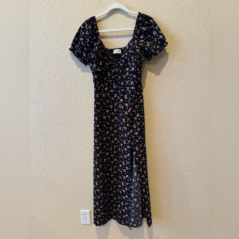 UO Kiss The Sky Floral Puff Sleeve Midi Dress, Size Large
